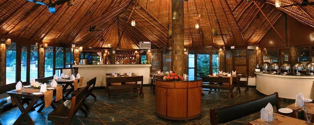 The Riverview Retreat Corbett By Leisure Hotels Garjia Restoran fotoğraf