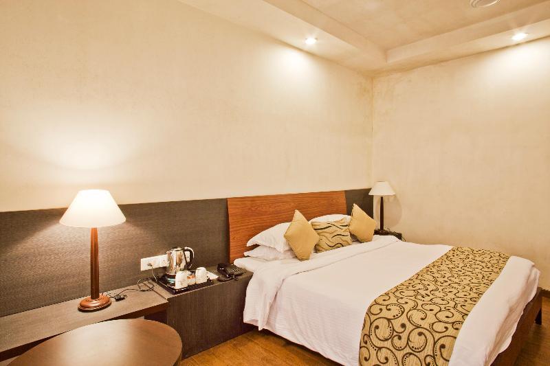The Riverview Retreat Corbett By Leisure Hotels Garjia Dış mekan fotoğraf