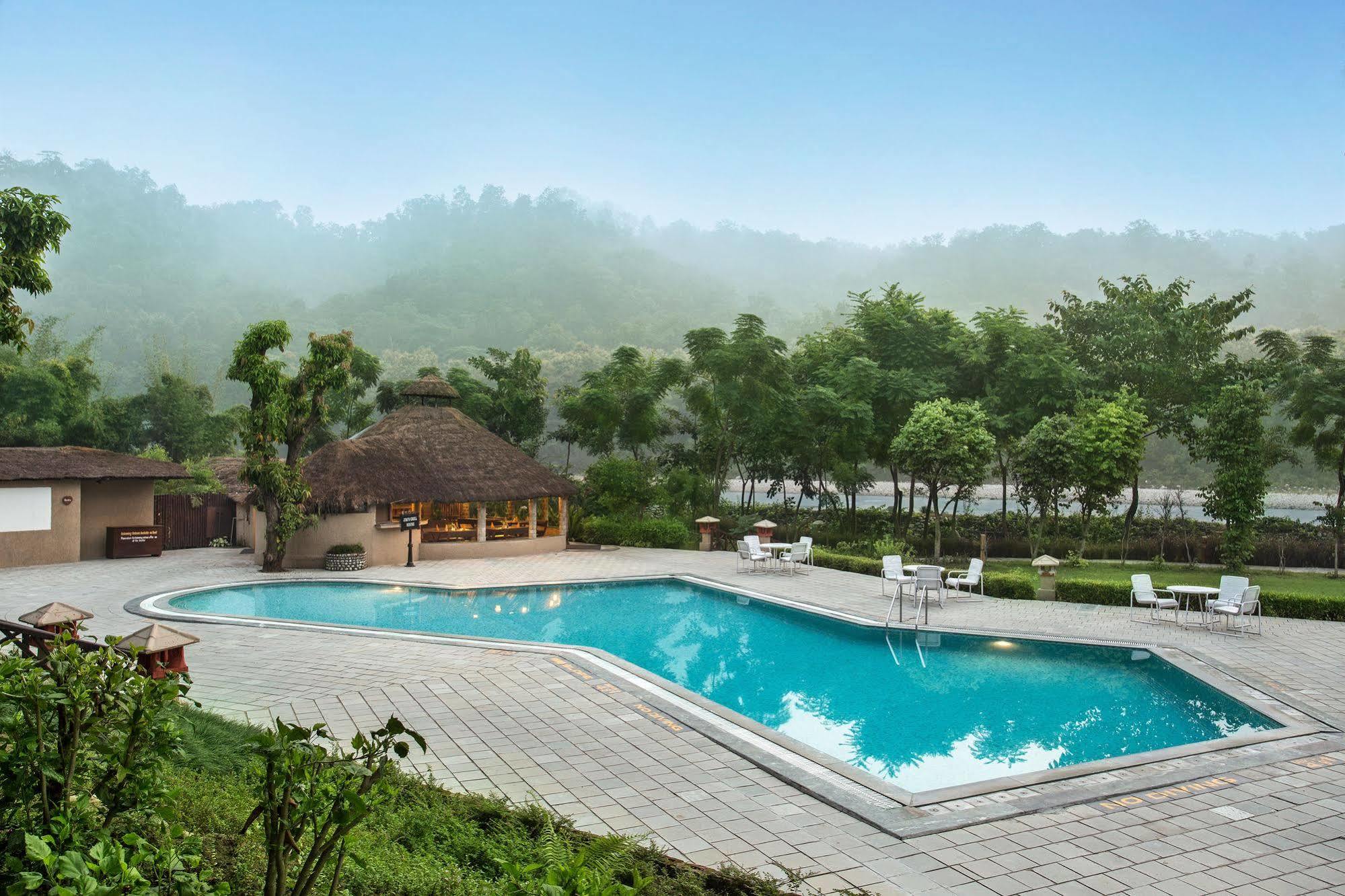 The Riverview Retreat Corbett By Leisure Hotels Garjia Dış mekan fotoğraf