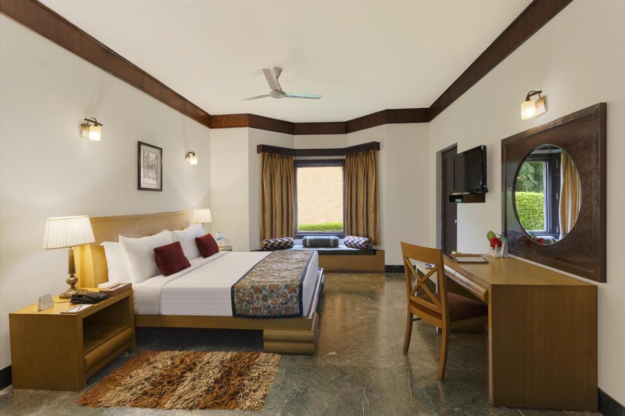 The Riverview Retreat Corbett By Leisure Hotels Garjia Dış mekan fotoğraf